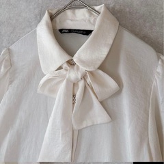 ZARA ボウタイブラウスの画像