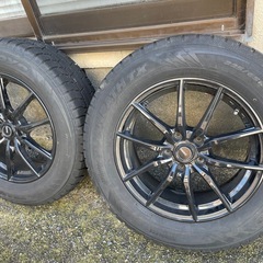 スタッドレスタイヤ225/65R17の画像