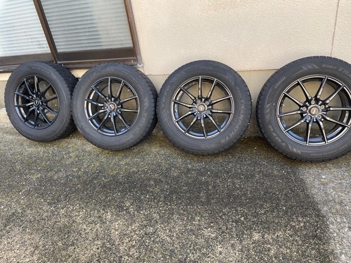 スタッドレスタイヤ225/65R17