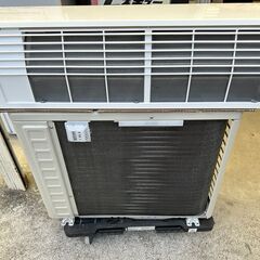 【動作保証あり】HITACHI 白くまくん 2022年 2.2kw 6畳用 冷暖房 ルームエアコン RAS-D22M ステンレスクリーン【管理KR646】の画像