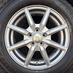 LAYCEA　15インチ　スタッドレス　プリウス、ウィッシュ、カローラなどにの画像