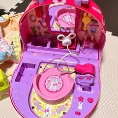 お取引中　メルちゃんお世話セットと自販機のおもちゃの画像