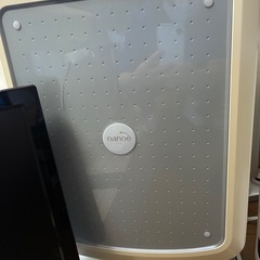 カーボンヒーター　ストーブなど　3点と　空気清浄機　テレビ　合わせて5点セットの画像