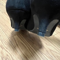 VIVIAN 靴　ブラック　スエード　ヒール4cm 未使用の画像