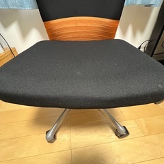 神奈川県横浜市 手渡し限定！定価10万 オカムラ デスクチェア ブラック オレンジの画像