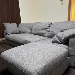 【無料】3人掛けソファー 足置き付き（引き取り限定）の画像