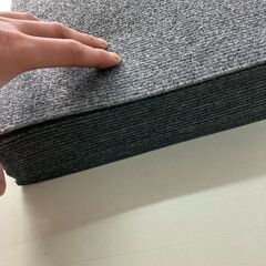 テープ付きタイルカーペット30cm角 1枚80円!!ライトグレー 引取り限定 ラグ マット J004の画像