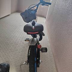 １６インチ自転車（補助輪付き）の画像