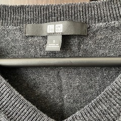 UNIQLO 薄手のセーターの画像
