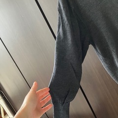 UNIQLO 薄手のセーターの画像