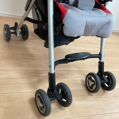 コンビ ベビーカー 赤 折りたたみ可能の画像