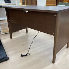 A-456【リユースのサカイ野々市店】ジモティ来店特価‼ デスク 学習机 コンセント 電源タップ付 クリーニング済みの画像