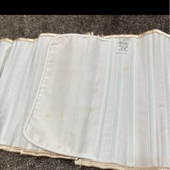 アイボリー サテン コルセット Tバック付きの画像