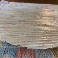 陶器のお皿の画像