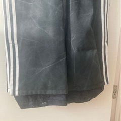 adidasボードウェアの画像