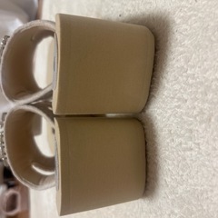 新品未使用　MUUM ストーン付きベージュサンダル　Lサイズ　24センチの画像