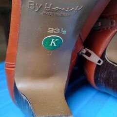 ちょっと懐かし目のブーツの画像