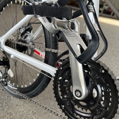 【極美品】YUMミニベロ21スピード アルミフレーム ディスクブレーキ 20インチの画像