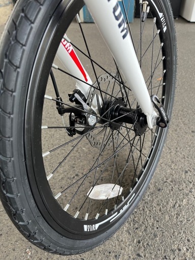 【極美品】YUMミニベロ21スピード アルミフレーム ディスクブレーキ 20インチ 極美品】YUMミニベロ21スピード アルミフレーム ディスクブレーキ 20