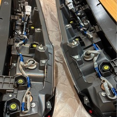 ノア80系　純正テールランプ　
新車外しの画像