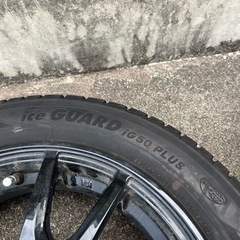 スタッドレスタイヤの画像