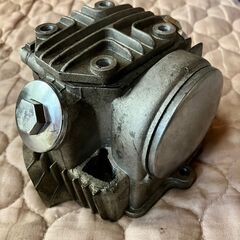 中古シリンダーヘッド　カブ　72㏄　の画像