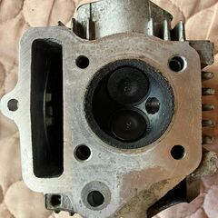 中古シリンダーヘッド　カブ　72㏄　の画像