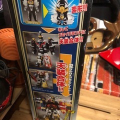 新品2010年ゴセイジャーロボの画像