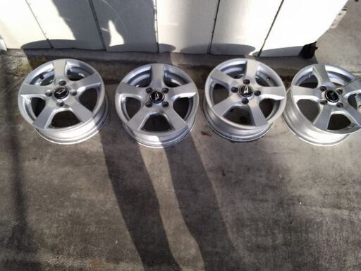 スタッドレスタイヤ新品！グッドイヤーアイスナビ7 と145/80r18に中古ホイールセット
