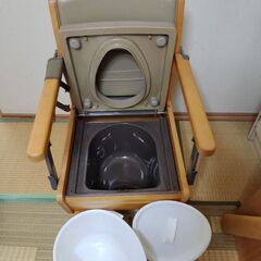 介護用ポータブルトイレ　さわやかチェア PTNの画像