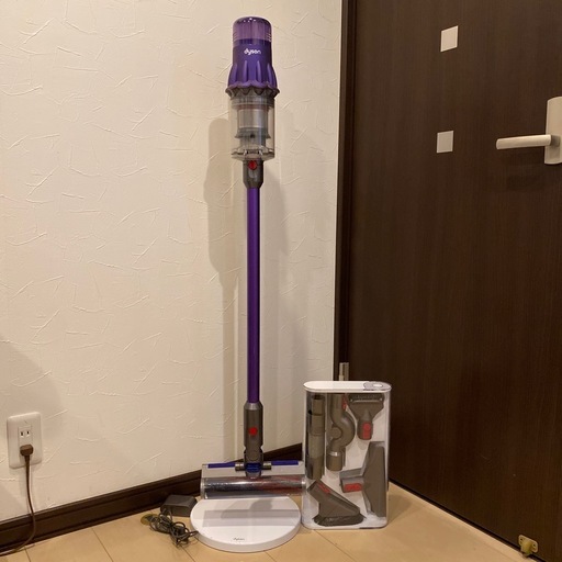 【受け渡し者様が決まりました】dyson ダイソン sv18 動作品