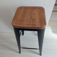 スツールの画像