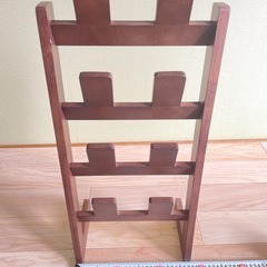 温かみある木製スリッパラックの画像