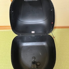 【受け渡し予定者決定】バイク　リアボックスの画像