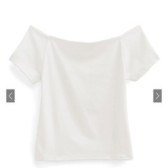 オフショルダーTシャツの画像