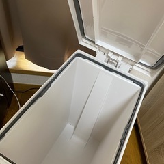 ペダル式　ゴミ箱　の画像