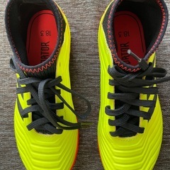 アディダス Predator スパイク サッカー 21cm トレシューの画像