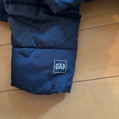 GAP ダウン　100サイズの画像