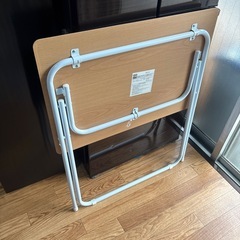 ニトリ折りたたみテーブルの画像