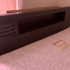 ダブルベッドの画像