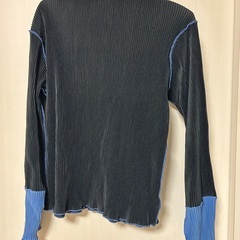 kirakirashop 袖配色プリーツトップス　ブラックの画像