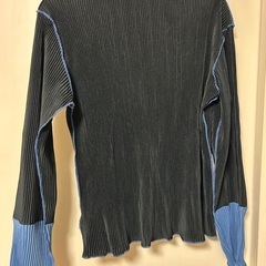 kirakirashop 袖配色プリーツトップス　ブラックの画像