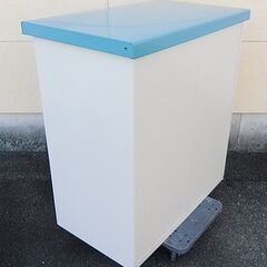 スチール製　小型収納庫　鍵無しの画像