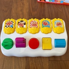 【定価3300円】アンパンマン　ひらいてぴょこん　の画像