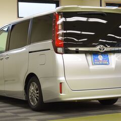 【オリジナル信用回復ローン対応可能　走行6万キロ台　最短１０日納車　車検整備付き】H26年式トヨタ　エクスファイアGI　　ＥＴＣ　Ｔコネクトナビ　フルセグＴＶ　Ｂｌｕｅｔｏｏｔｈ再生　バックカメラ　両側パワースライドドア　ツインサンルーフ　黒レザーシート　シートヒーター　クルーズコントロール　スマートキー　ローダウンの画像