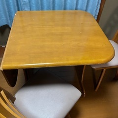 食卓テーブルセットの画像