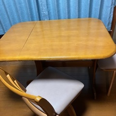 食卓テーブルセットの画像