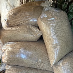 籾殻　家庭菜園の画像