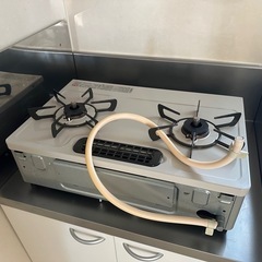 ガステーブル　ガスコンロ 美品 グリル未使用！ 女性宅使用　2021年製の画像