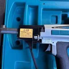 マキタ ばら釘打機 (常圧) 90mm AG090の画像